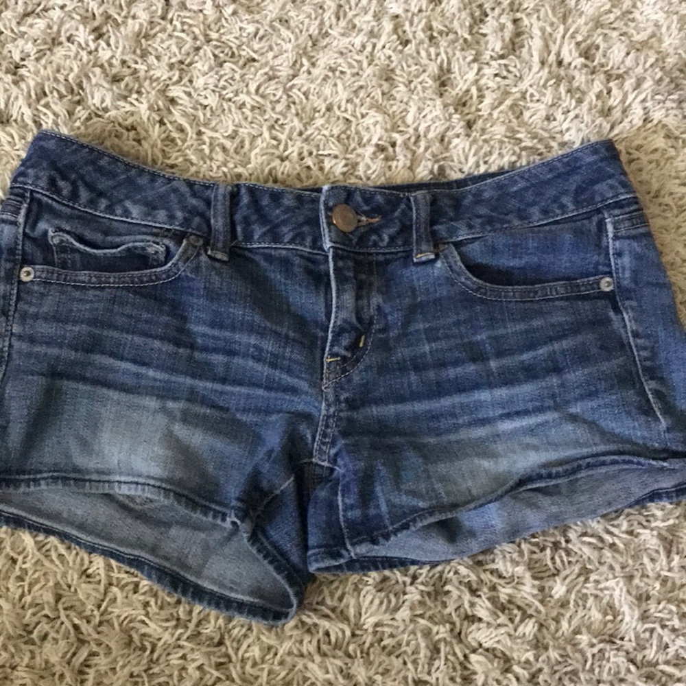 American Eagle size 6 stretch shorts